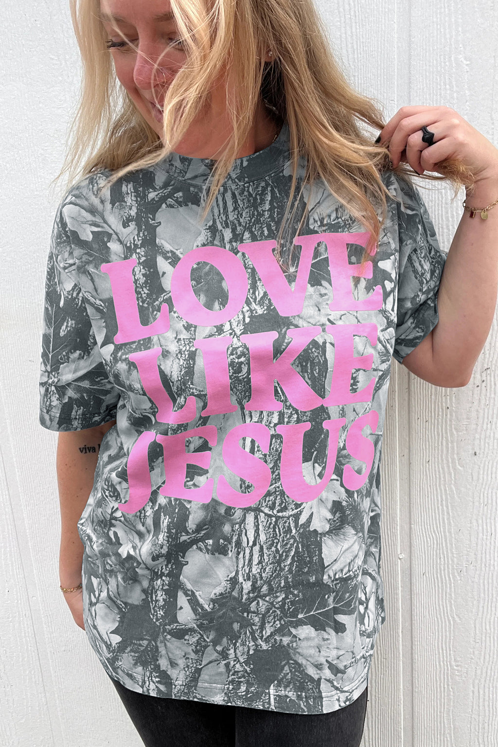 Pink Camo Woodland LOVE LIKE JESUS Casual Tee