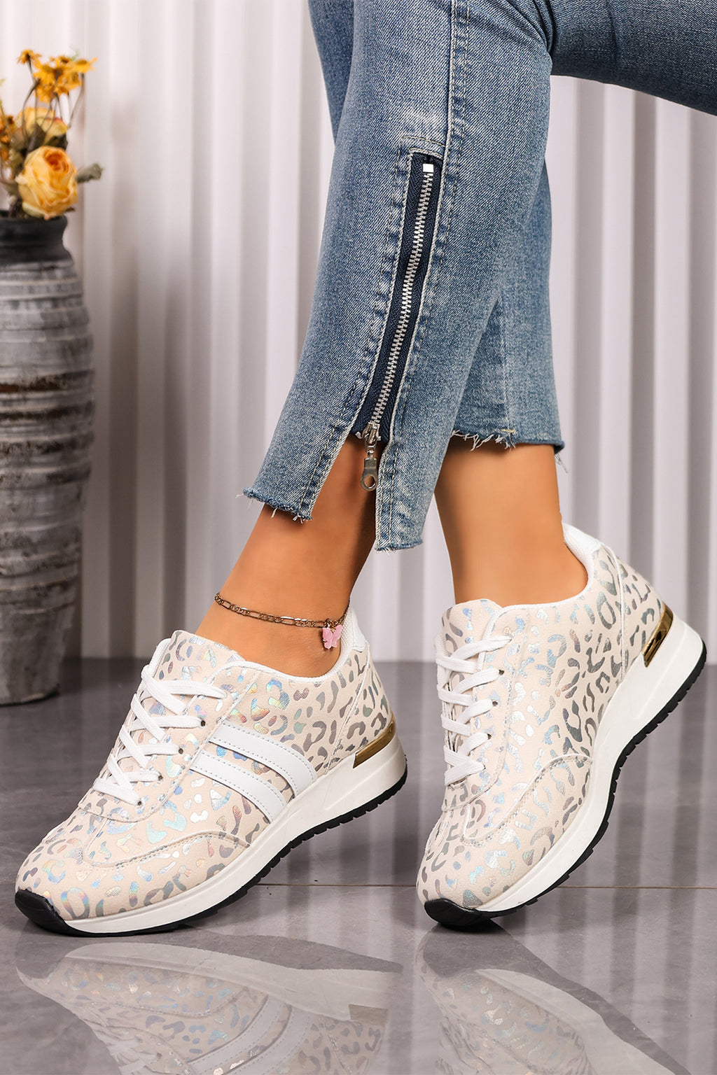 White Leopard Print Lace-Up Low-Top Sneakers with Rubber Sole