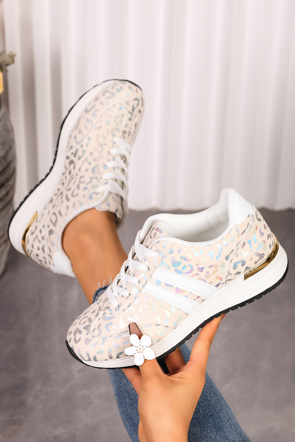 White Leopard Print Lace-Up Low-Top Sneakers with Rubber Sole